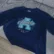 abuela-otra-vez-azul_calado T-SHIRT_regular_sillon