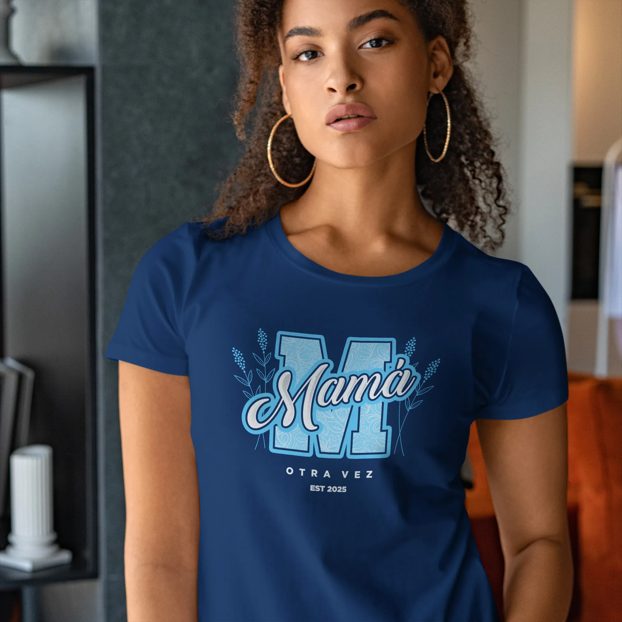 mama-otra-vez-azul_calado T-SHIRT_regular_mujer_puesta_5