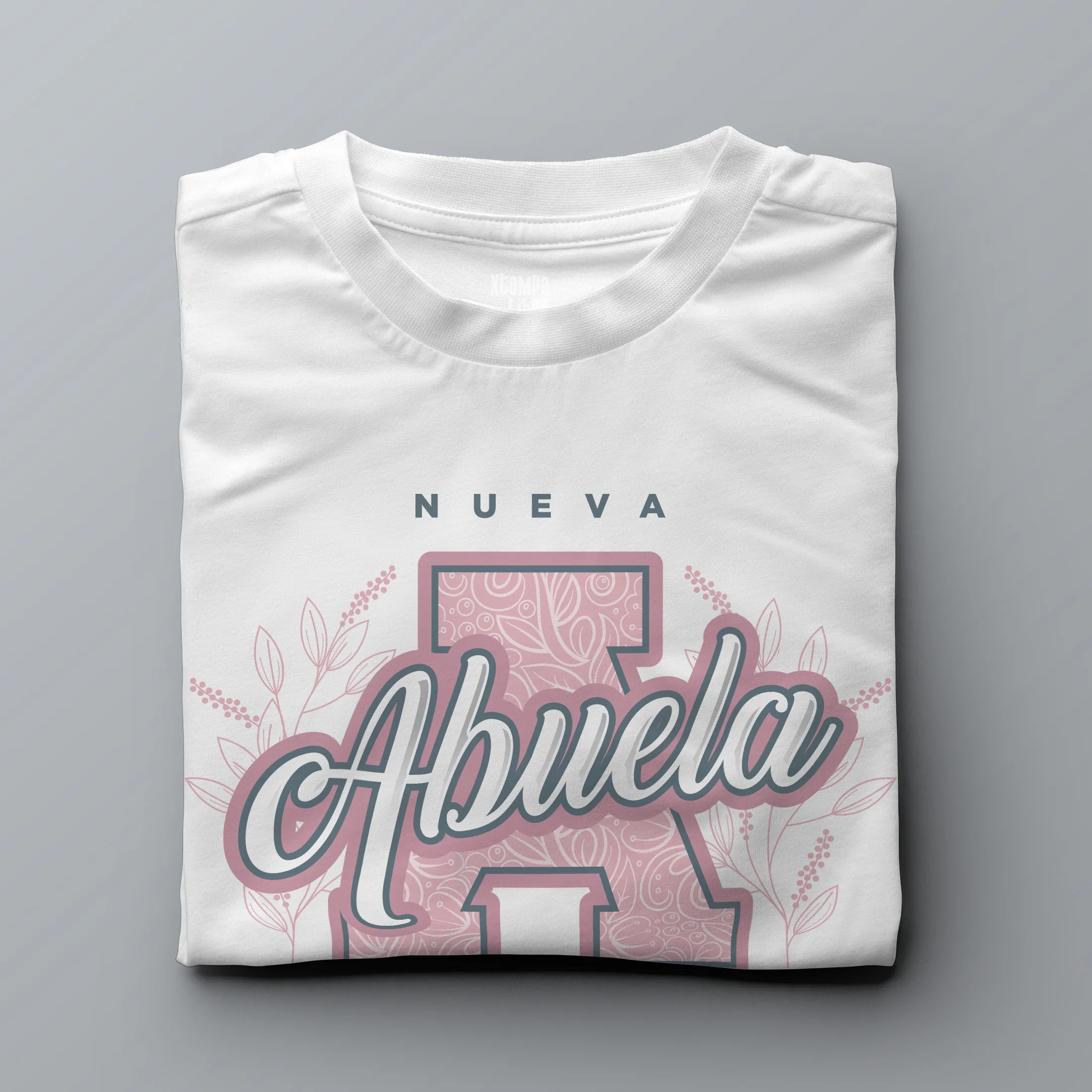 nueva-abuela T-SHIRT_folded 2