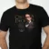 Playera literaria Charles Dickens estilo clásico con frase y firma – Xtampa Libre Playera literaria Charles Dickens estilo clásico con frase y firma – Xtampa Libre