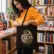 dorian-gray-350x400mm-01 Bolsa Tote_flat_negro_lifestyle