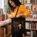 kafka_35x40cms_playera negra_Halftone Bolsa Tote_flat_negro_lifestyle