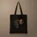 tolstoi_35x40cms_Output Bolsa Tote_flat_negro