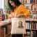 verne_35x40cms_Output Bolsa Tote_flat_crudo_lifestyle